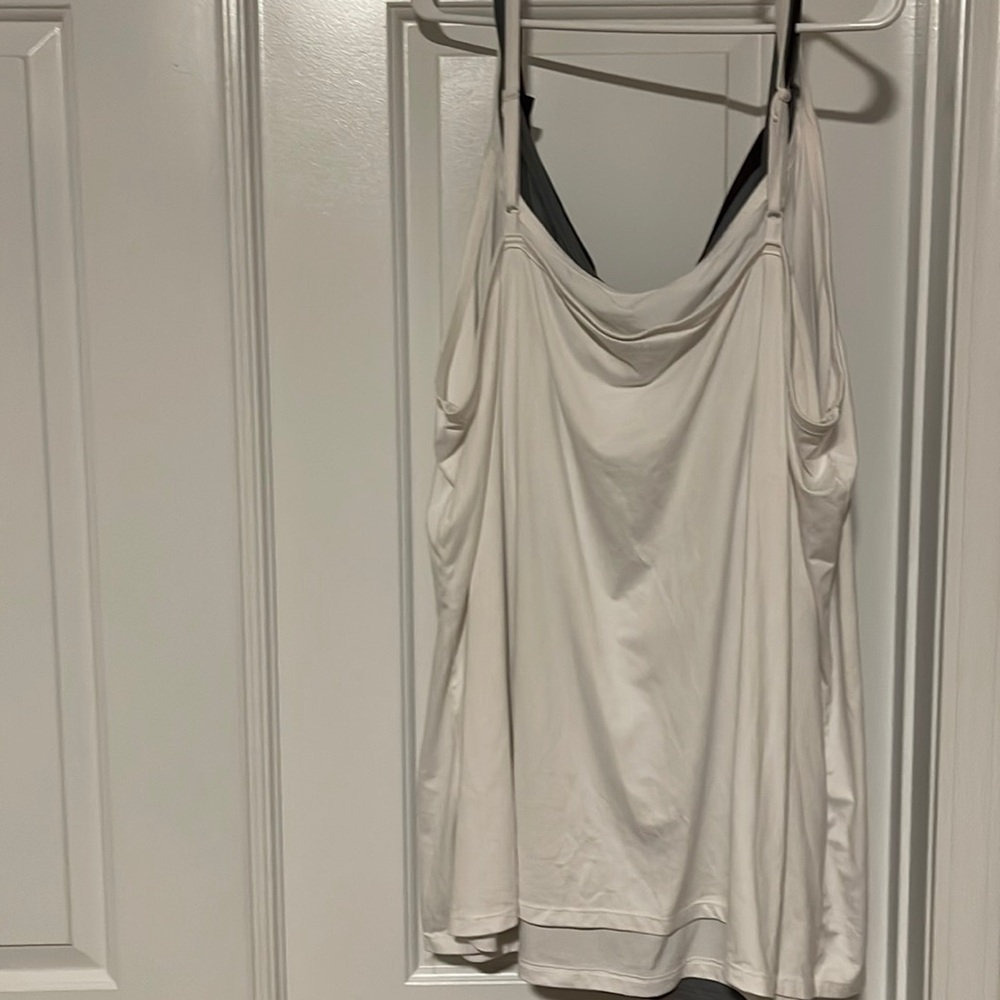 3 5X tops white gray and burgundy EUC